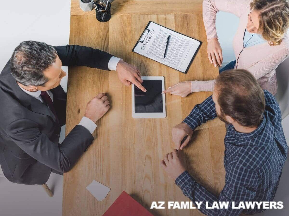 Couple talking to AZ attorney about transferring their family law case to Arizona
