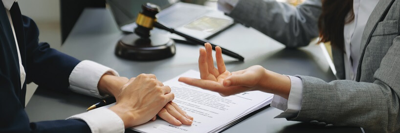 Family Law Lawyer Explaining The Divorce Filing Requirements To Client