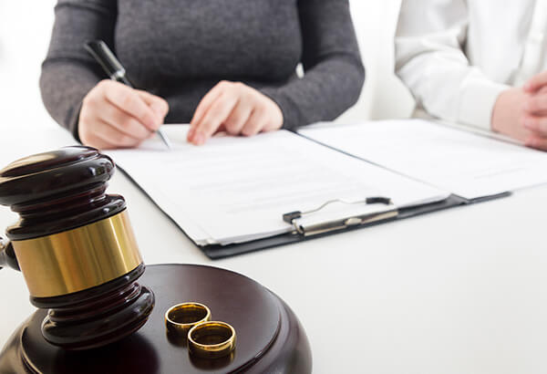 Filing Chapter 7 Bankruptcy During Pending Divorce